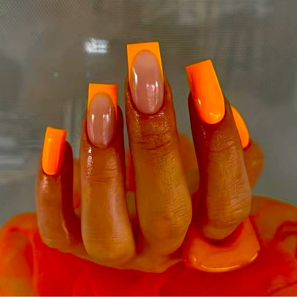Press on nails